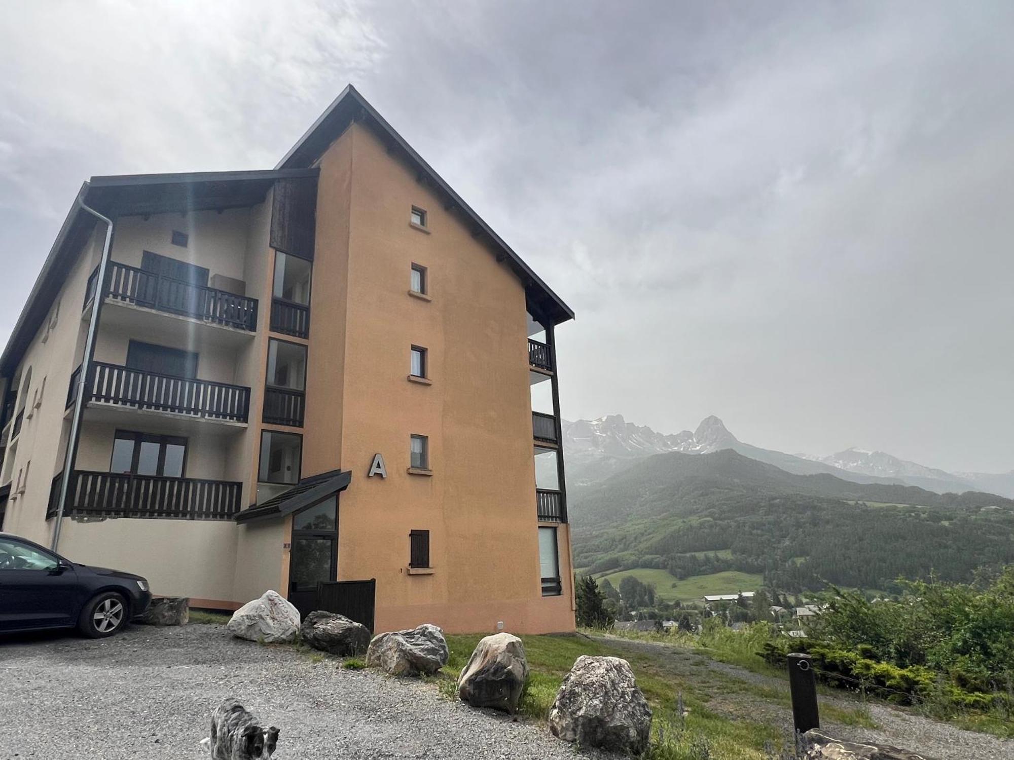Terrasse Adroit T2 Barcelonnette - Wi-Fi Gratuit - 7 Couchagesアパートメント エクステリア 写真